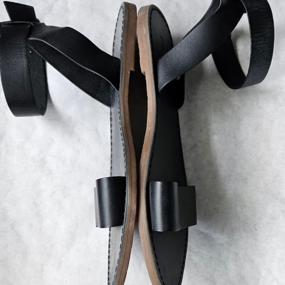 Madewell Black Leather Flat Sandals | Size 10 - Picture 3 of 5